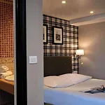 Western Le Cheval Blanc -vue Sur Le Port-plein Centre 3*