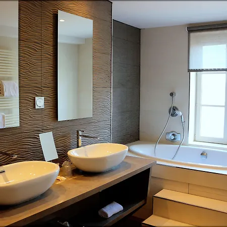 Western Le Cheval Blanc -vue Sur Le Port-plein Centre Hotel 3*