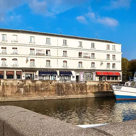 Western Le Cheval Blanc -vue Sur Le Port-plein Centre