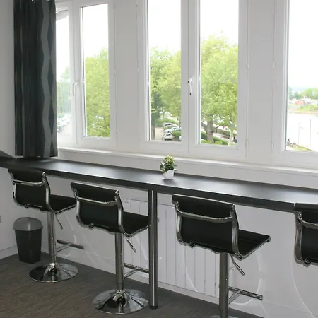 Western Le Cheval Blanc -vue Sur Le Port-plein Centre 3*