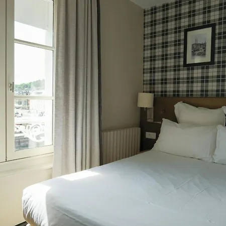 Western Le Cheval Blanc -vue Sur Le Port-plein Centre Hotel 3*