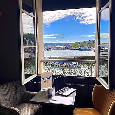 Western Le Cheval Blanc -vue Sur Le Port-plein Centre 3*