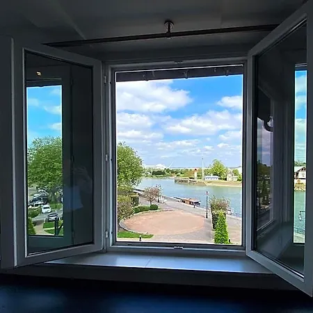 Western Le Cheval Blanc -vue Sur Le Port-plein Centre 3*