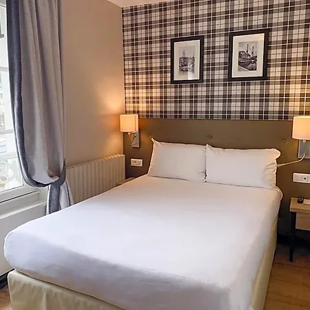 Western Le Cheval Blanc -vue Sur Le Port-plein Centre 3*