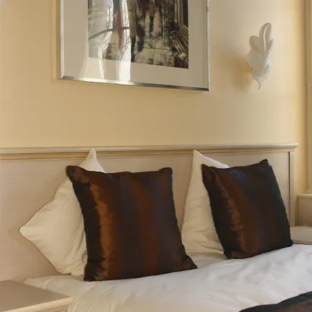 Western Le Cheval Blanc -vue Sur Le Port-plein Centre Hotel 3*