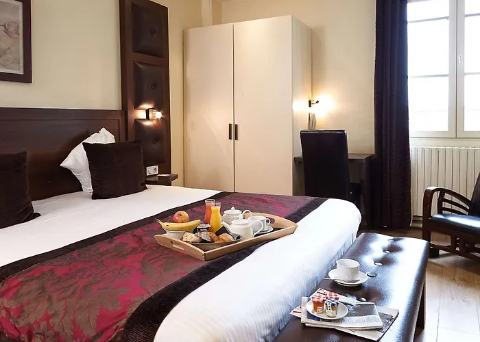 호텔 Western Le Cheval Blanc -vue Sur Le Port-plein Centre 3*