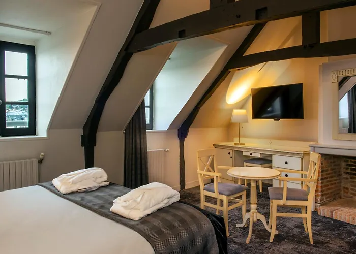 Western Le Cheval Blanc -vue Sur Le Port-plein Centre