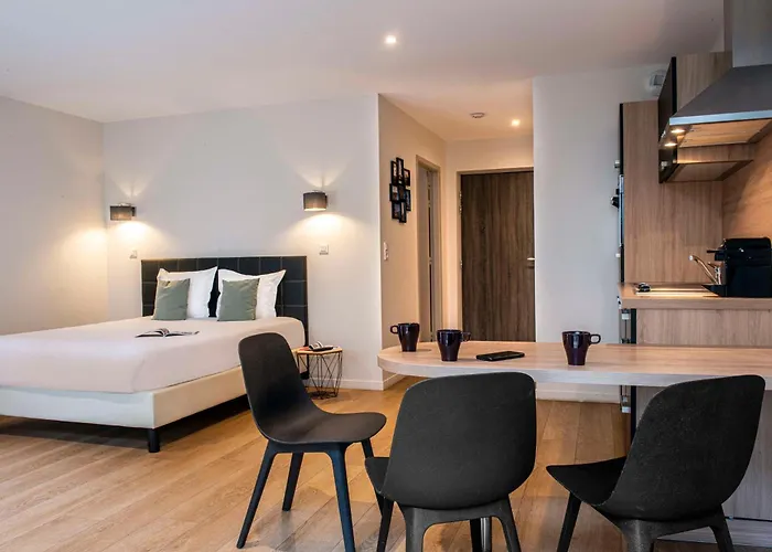 Western Le Cheval Blanc -vue Sur Le Port-plein Centre 옹플뢰르