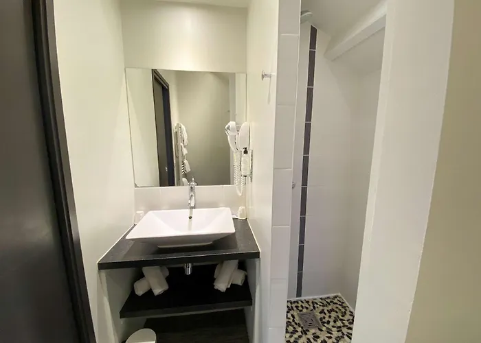 מלון Western Le Cheval Blanc -vue Sur Le Port-plein Centre