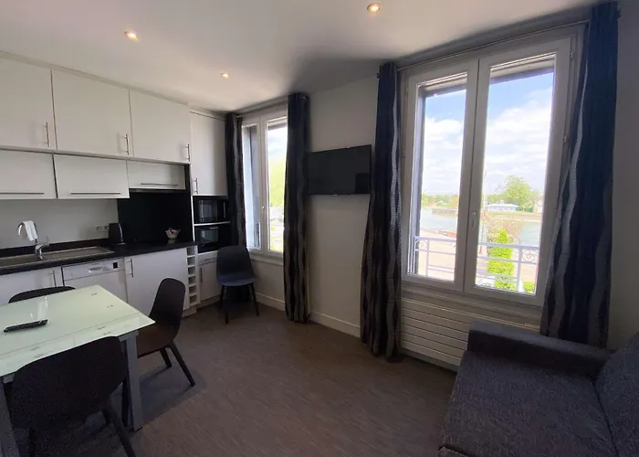 Western Le Cheval Blanc -vue Sur Le Port-plein Centre הונפלר