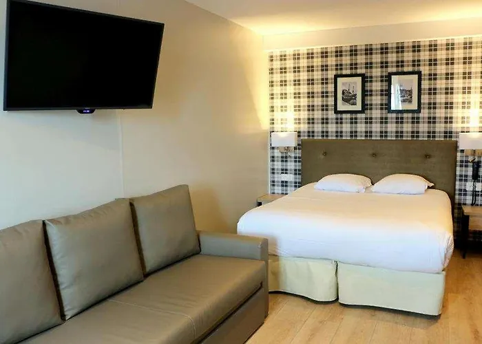 Western Le Cheval Blanc -vue Sur Le Port-plein Centre 3*