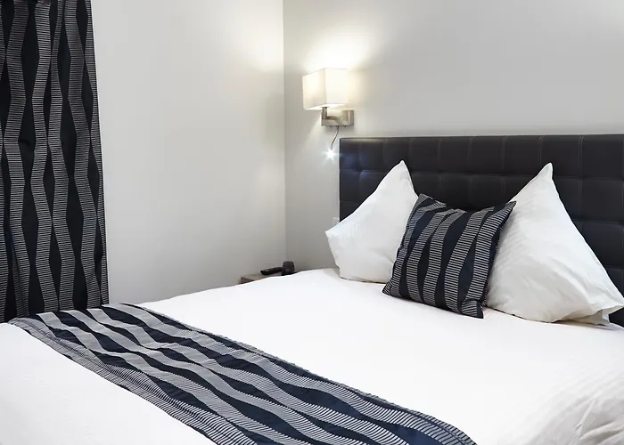 מלון Western Le Cheval Blanc -vue Sur Le Port-plein Centre הונפלר