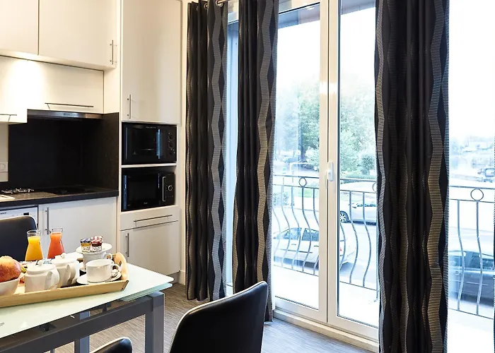 Western Le Cheval Blanc -vue Sur Le Port-plein Centre הונפלר