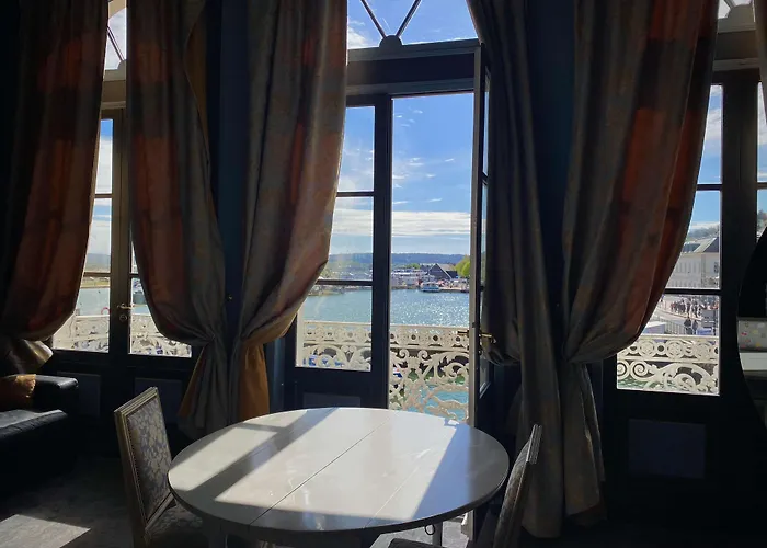 호텔 Western Le Cheval Blanc -vue Sur Le Port-plein Centre 옹플뢰르