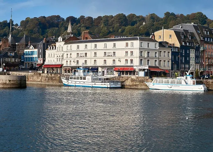 Western Le Cheval Blanc -vue Sur Le Port-plein Centre 3*