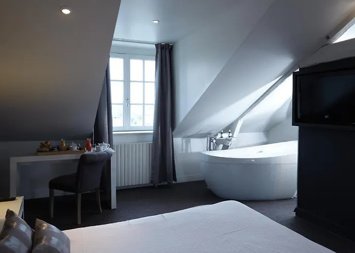 Western Le Cheval Blanc -vue Sur Le Port-plein Centre 옹플뢰르